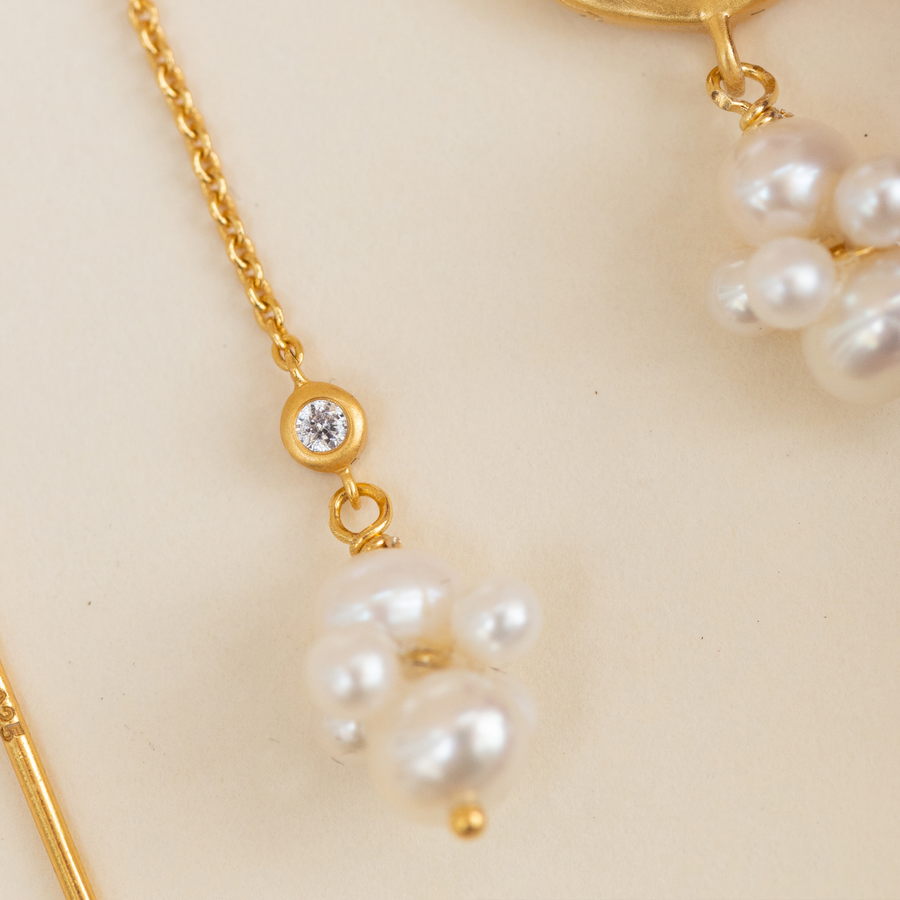 Pearl Cluster Dangling