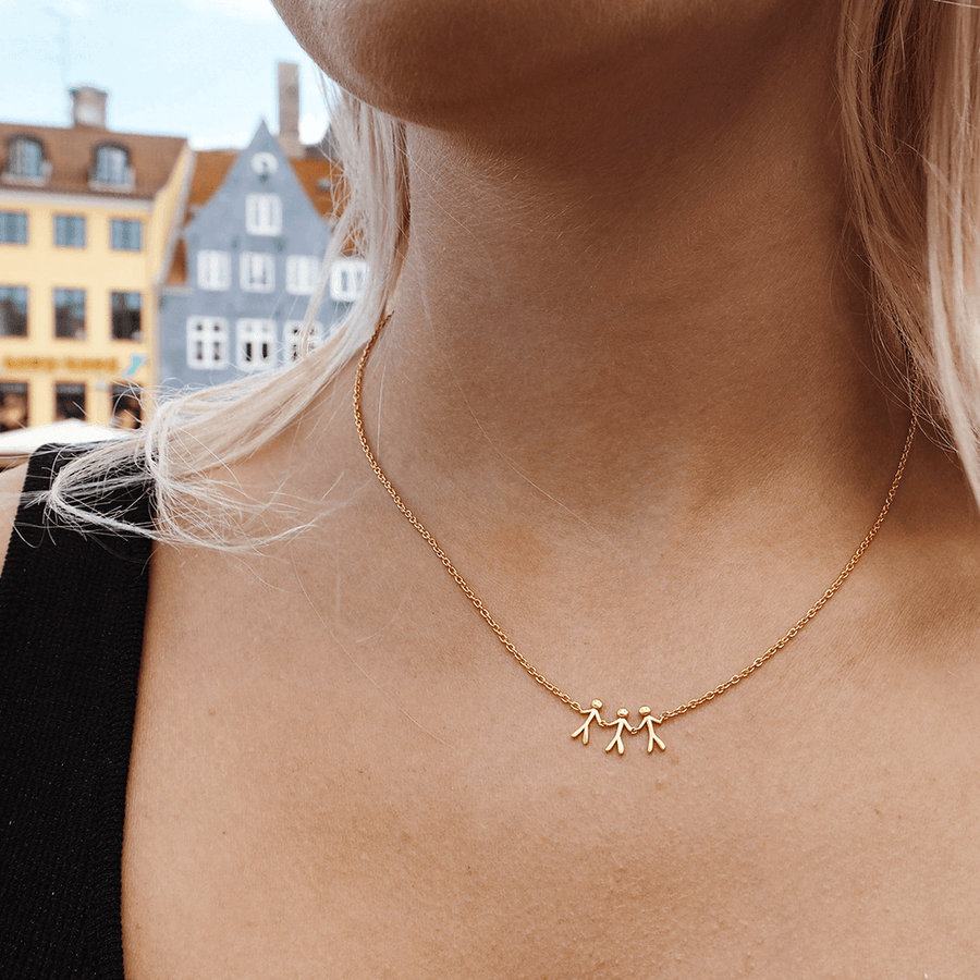 Family of deals 3 necklace